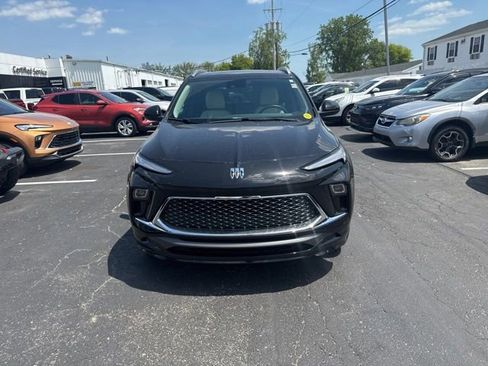 Used 2024 Buick Encore GX Avenir w/ Avenir Convenience Package FWD image 11