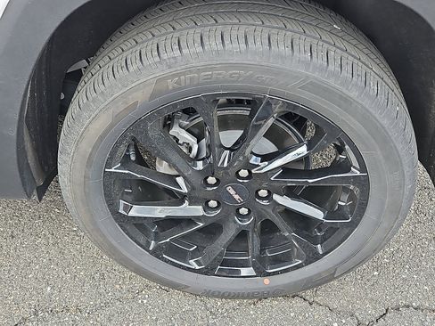 Certified 2023 GMC Terrain SLE w/ Driver Convenience Package image 11