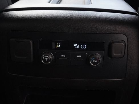 Used 2018 Chevrolet Tahoe LT AWD/4WD image 58