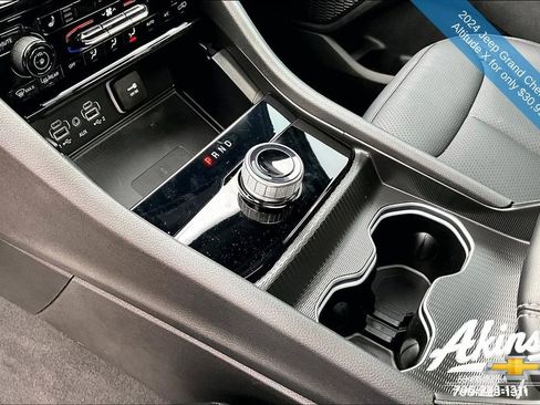 Used 2024 Jeep Grand Cherokee Altitude image 14