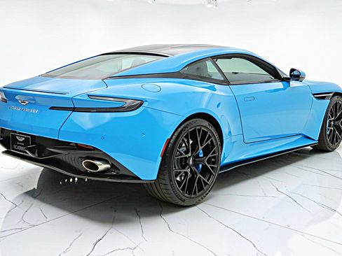Used 2024 Aston Martin DB12 Coupe RWD image 11
