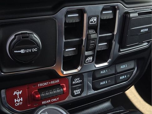 New 2025 Jeep Wrangler Unlimited Rubicon image 16