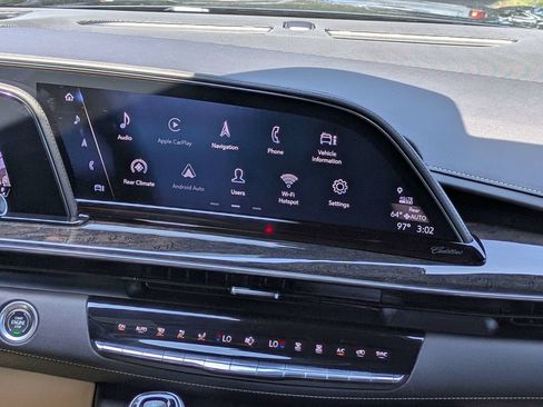 Used 2022 Cadillac Escalade ESV Premium Luxury RWD image 19
