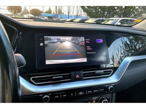 Used 2022 Kia Niro EX image 21