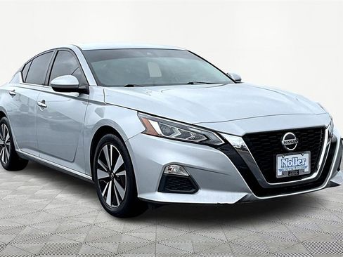 Used 2022 Nissan Altima 2.5 SV image 12