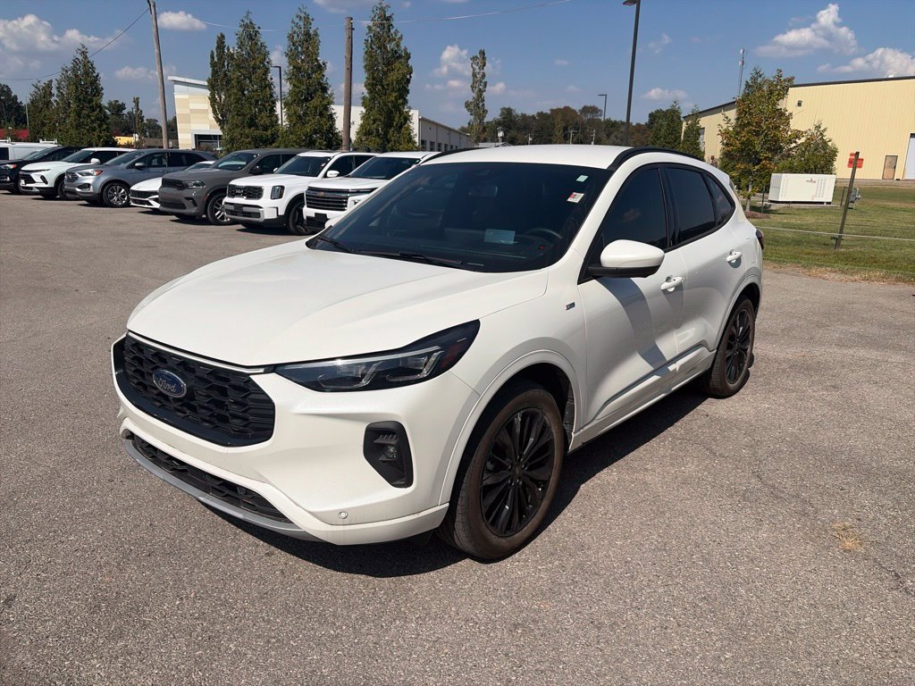 Used 2025 Ford Escape ST-Line Elite w/ Premium Technology Package AWD/4WD image 2