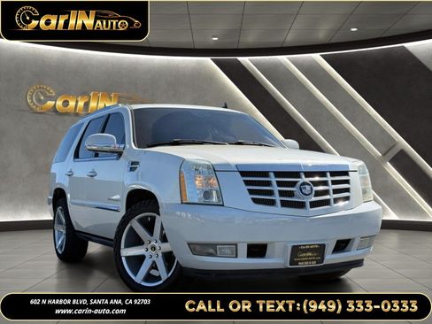 Used 2007 Cadillac Escalade AWD w/ Information Package image 3