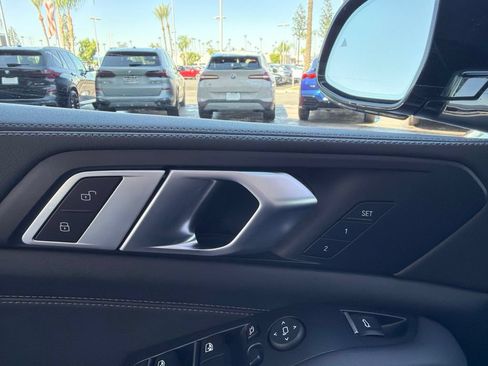 Used 2024 BMW X5 sDrive40i w/ M Sport Package RWD image 7
