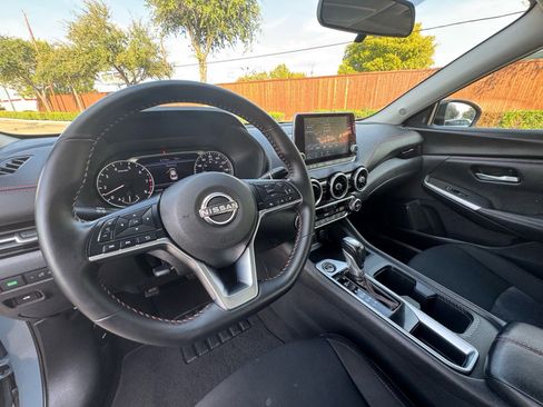 Used 2025 Nissan Sentra SR image 19