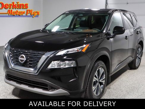 Used 2023 Nissan Rogue SV image 1