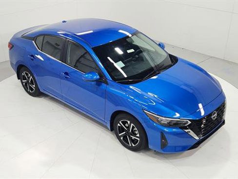 Used 2025 Nissan Sentra SV w/ Trunk Package image 11