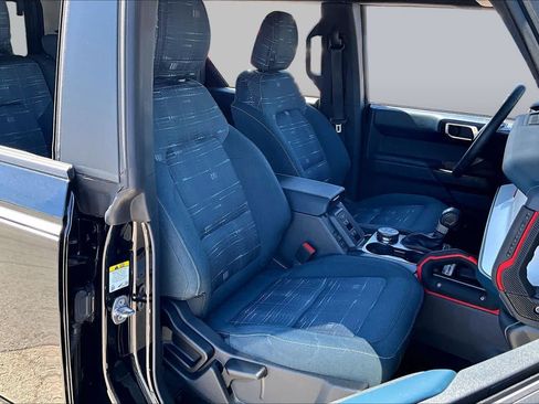 Used 2025 Ford Bronco Heritage Edition AWD/4WD image 9