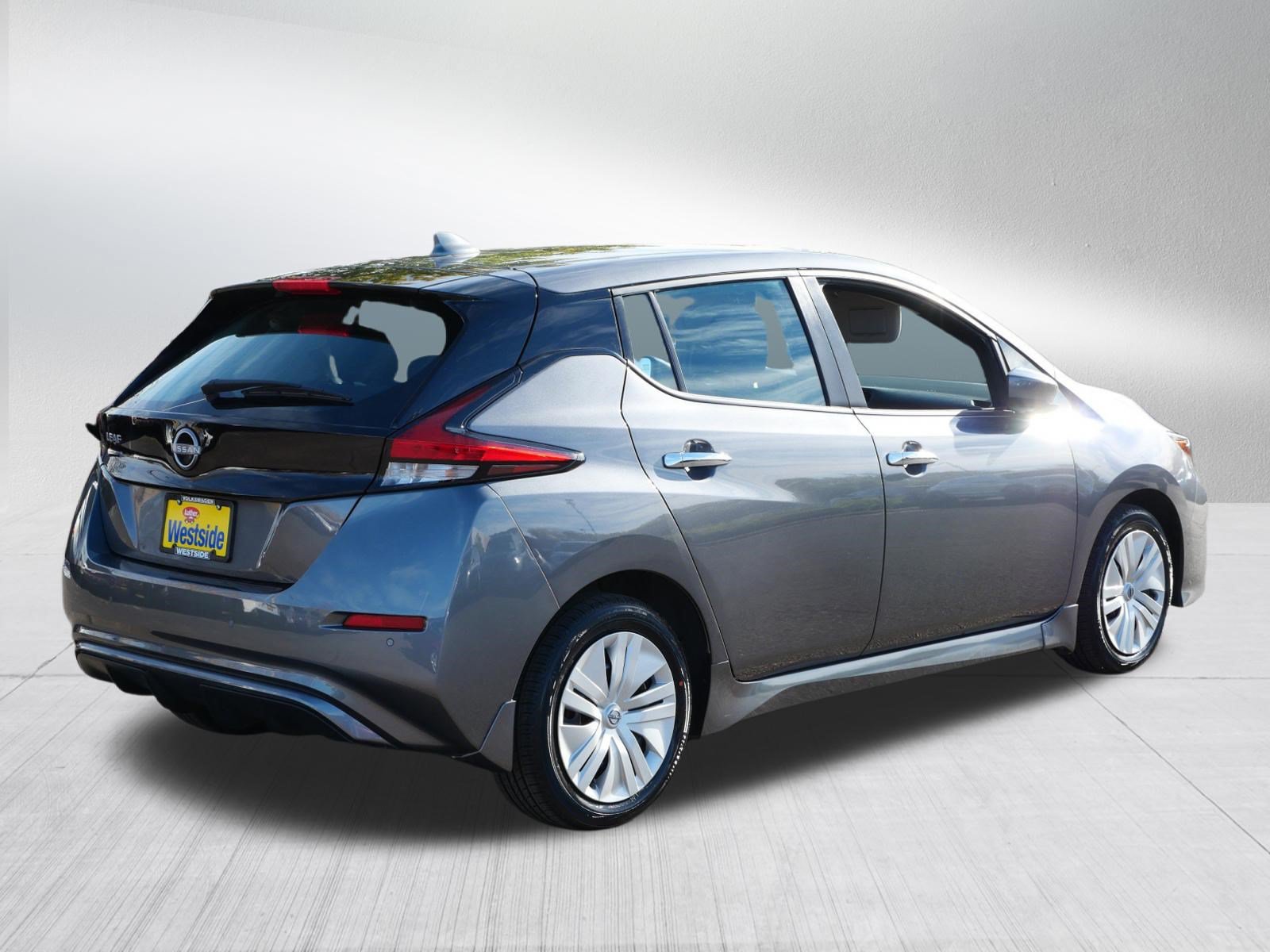 Used 2025 Nissan Leaf S FWD image 7