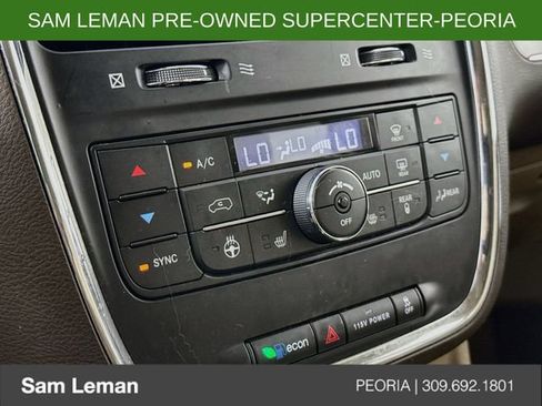 Used 2014 Chrysler Town & Country Touring-L w/ Driver Convenience Group FWD image 15