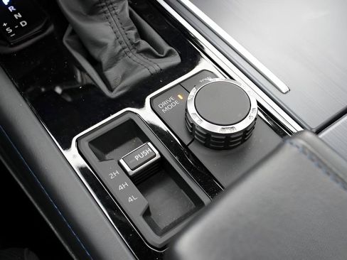 Used 2022 Toyota Tundra Platinum w/ Advanced Package image 15