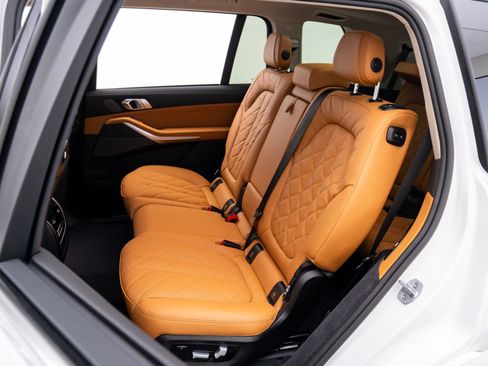 New 2026 BMW X7 xDrive40i image 17