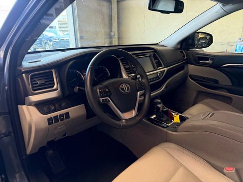 Used 2015 Toyota Highlander Limited AWD/4WD image 34