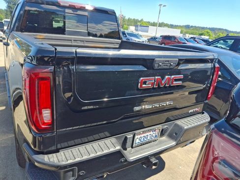 Used 2021 GMC Sierra 1500 AT4 w/ AT4 Value Package AWD/4WD image 9