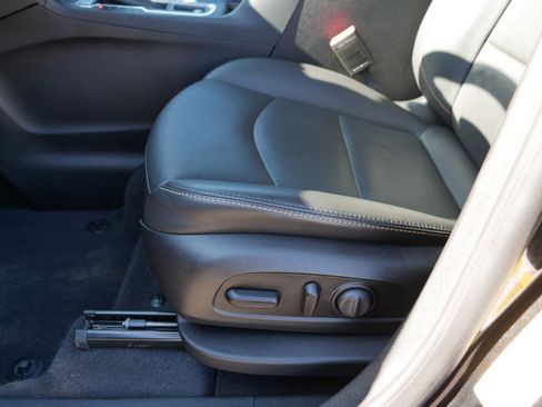 Used 2020 Chevrolet Equinox Premier image 20