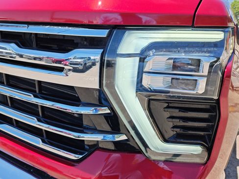 Used 2024 Chevrolet Silverado 2500 LTZ AWD/4WD image 9