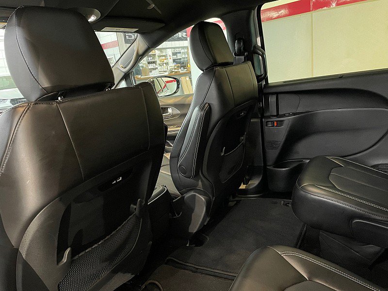 Used 2026 Chrysler Pacifica Select FWD image 22