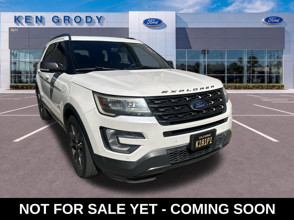Used 2017 Ford Explorer XLT w/ Equipment Group 202A FWD image 1
