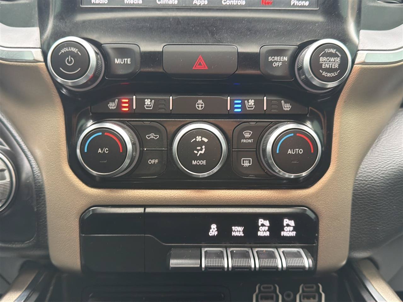 Used 2019 RAM 1500 Laramie AWD/4WD image 24