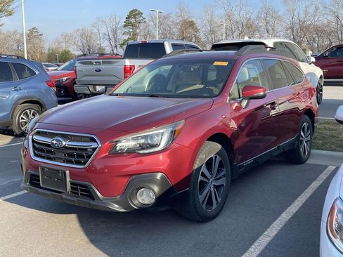 Used 2018 Subaru Outback 3.6R Limited image 2