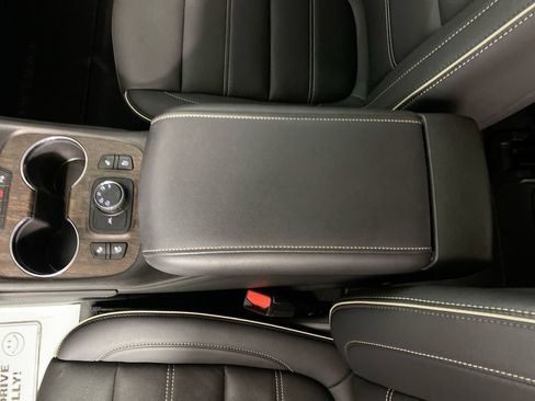 Certified 2023 GMC Acadia Denali w/ Denali Ultimate Package AWD/4WD image 20
