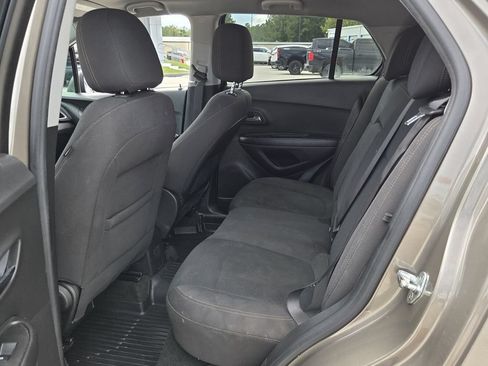 Used 2021 Chevrolet Trax LS w/ Tint and Cruise Package FWD image 12