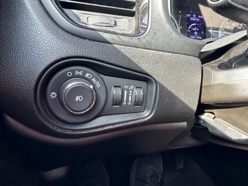 Used 2020 Jeep Renegade Altitude AWD/4WD image 24