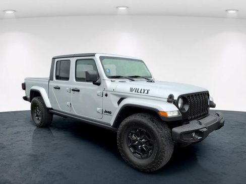 Used 2022 Jeep Gladiator Sport AWD/4WD image 16