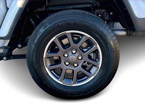 Certified 2022 Jeep Gladiator Overland w/ Popular Equipment Package image 32