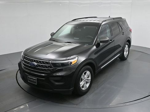 Certified 2022 Ford Explorer XLT image 38