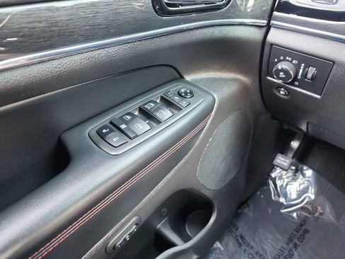 Used 2021 Jeep Grand Cherokee Trailhawk w/ Premium Lighting Group AWD/4WD image 36
