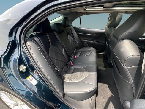 Used 2018 Toyota Camry XLE FWD image 24
