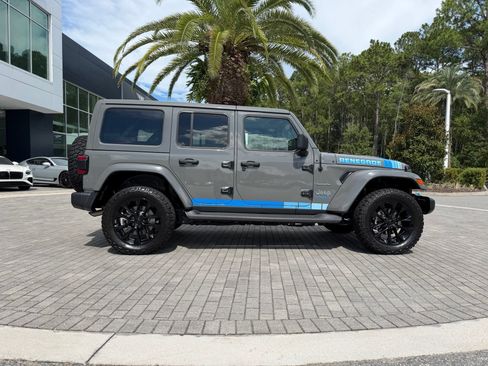 Used 2021 Jeep Wrangler Unlimited Sahara w/ Cold Weather Group AWD/4WD image 7