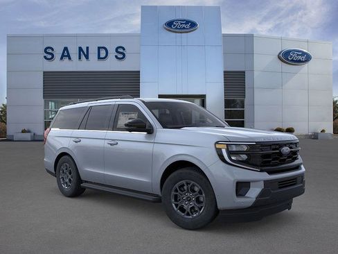 New 2026 Ford Expedition Active image 7