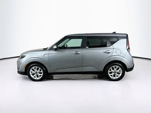 Used 2024 Kia Soul LX w/ Option Group 015 FWD image 4
