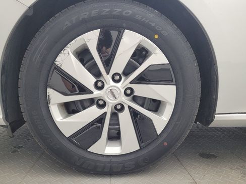 Used 2024 Nissan Altima 2.5 S FWD image 31