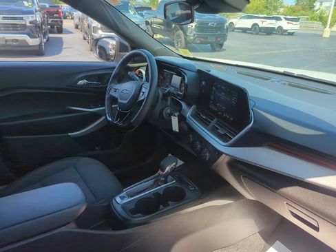Certified 2024 Chevrolet Trax RS w/ Driver Confidence Package FWD image 11