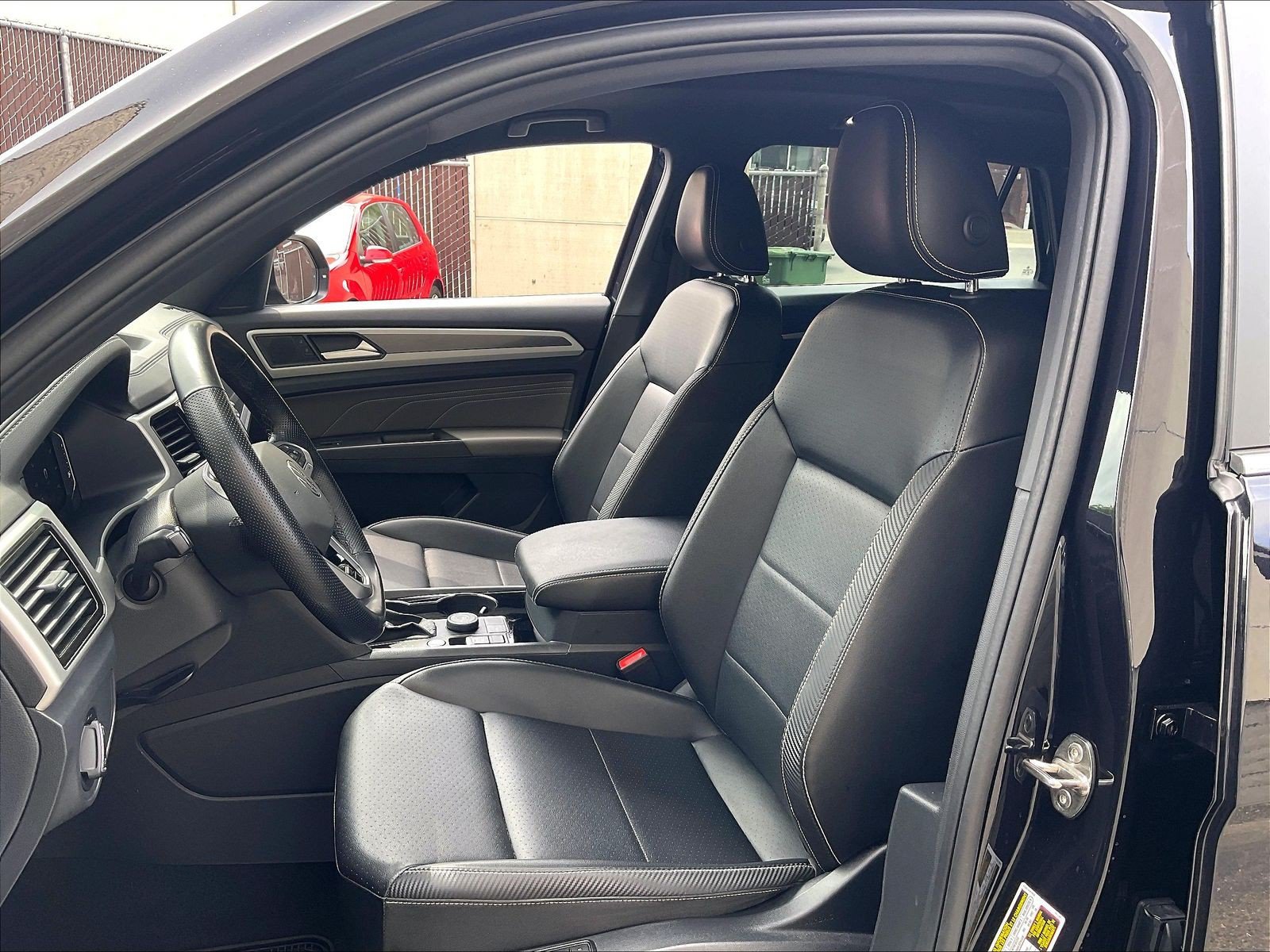 Certified 2022 Volkswagen Atlas Cross Sport SEL R-Line AWD/4WD image 24