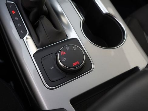 Used 2025 Chevrolet Blazer LT image 36