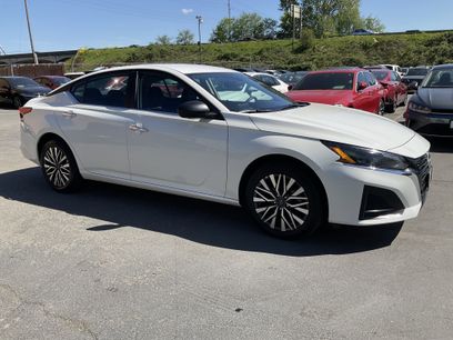 Used 2025 Nissan Altima 2.5 SV