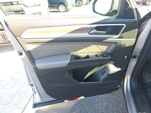 Used 2023 Volkswagen Atlas SEL image 10