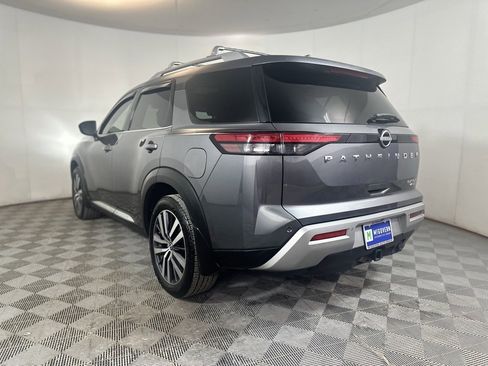 Used 2022 Nissan Pathfinder Platinum w/ Cargo Package image 4