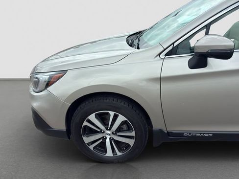 Used 2019 Subaru Outback 3.6R Limited w/ Popular Package #2 AWD/4WD image 10