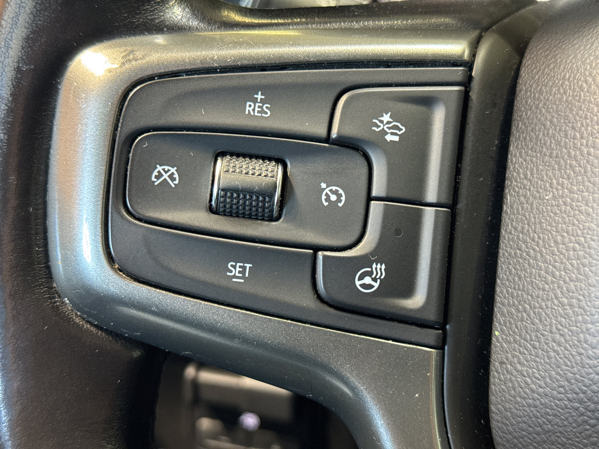Used 2021 Chevrolet Tahoe Z71 w/ Z71 Off-Road Package AWD/4WD image 27