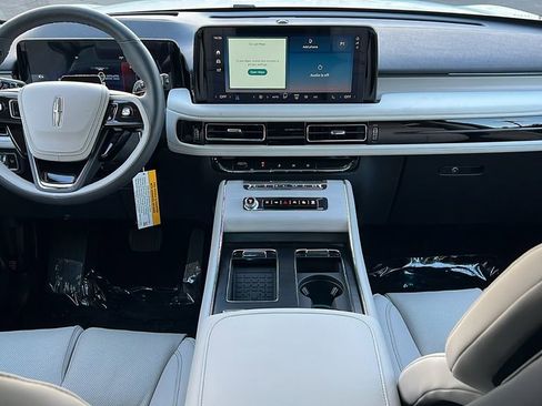 New 2025 Lincoln Aviator 2WD w/ Jet Appearance Package image 7