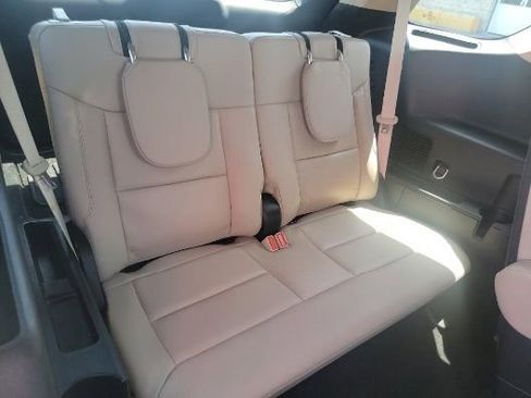 Used 2023 Ford Explorer XLT w/ Equipment Group 202A AWD/4WD image 5